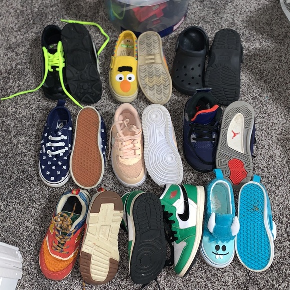 Toddler shoes NIKE NEW BALANCE JORDAN 1 CROCS - Picture 3 of 3